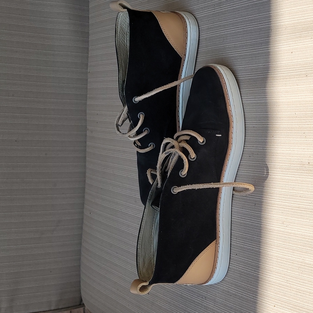 UGG Black and Tan Suede & Leather Lace-Up Sneakers Size 7